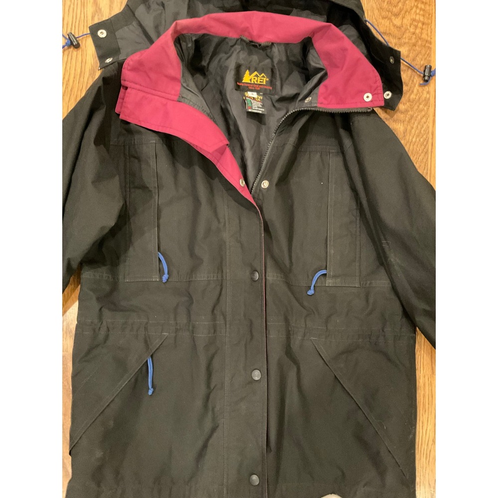 Vintage Women's REI Gore-Tex jacket gorpcore outdoor hiking size 8 black maroon